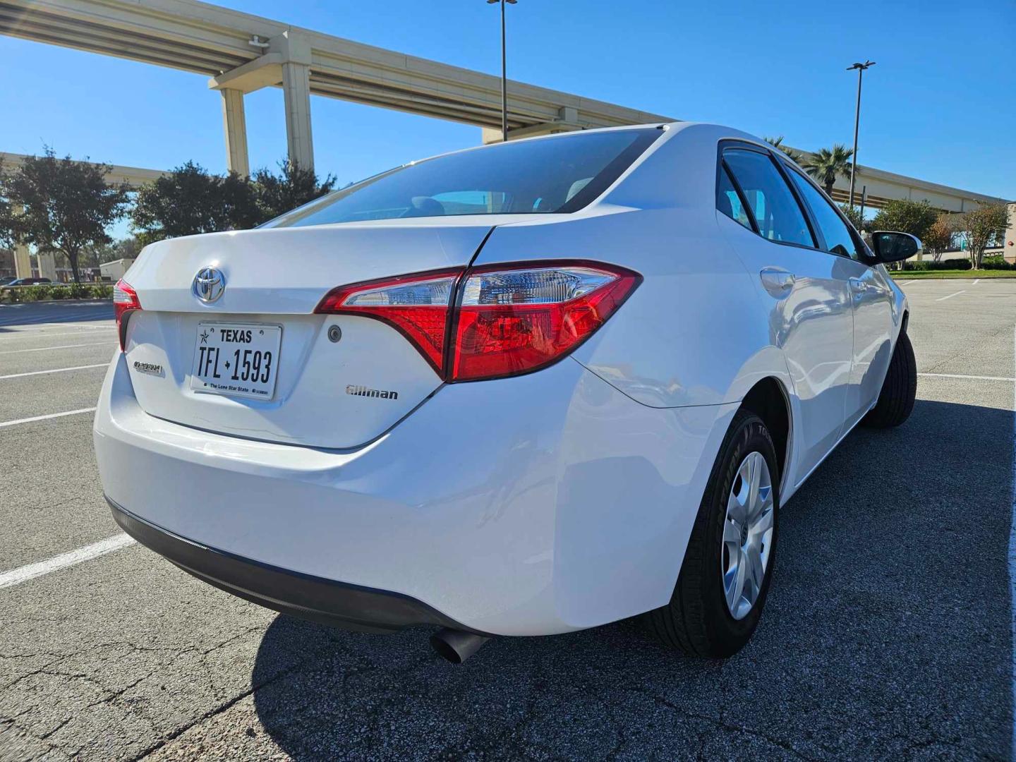 2014 white Toyota Corolla (5YFBURHE7EP) , located at 5005 Telephone Rd., Houston, TX, 77087, (713) 641-0980, 29.690666, -95.298683 - Photo#4